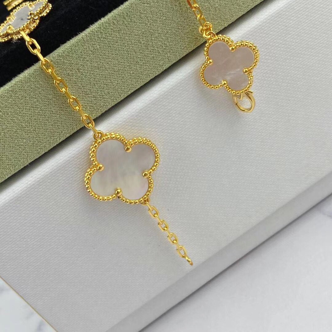 [アンジェラジュエリー]マジッククローバー モップ ゴールドブレスレット 5モチーフ