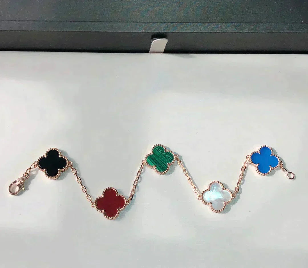 [Angela Jewellery]KLEEBLATT 5 MOTIVE MEHRFARBIG ARMBAND