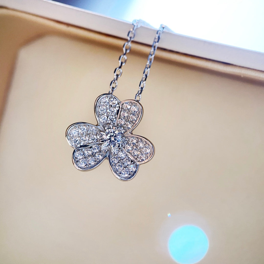 [アンジェラジュエリー]クローバーダイヤモンドネックレス シルバー