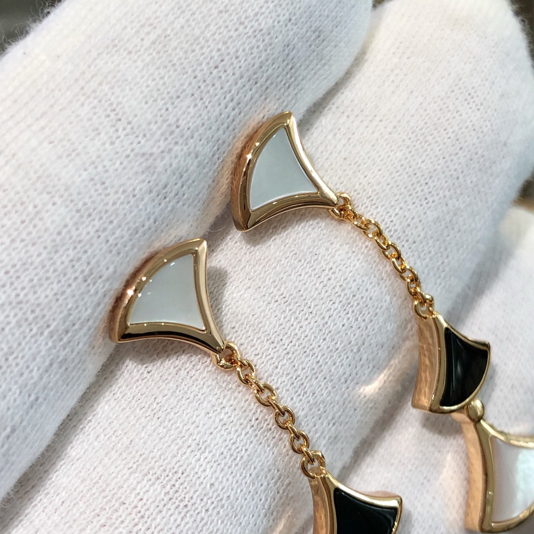 [アンジェラジュエリー]ドリームイヤリング 3モチーフ オニキス モップ ピンクゴールド