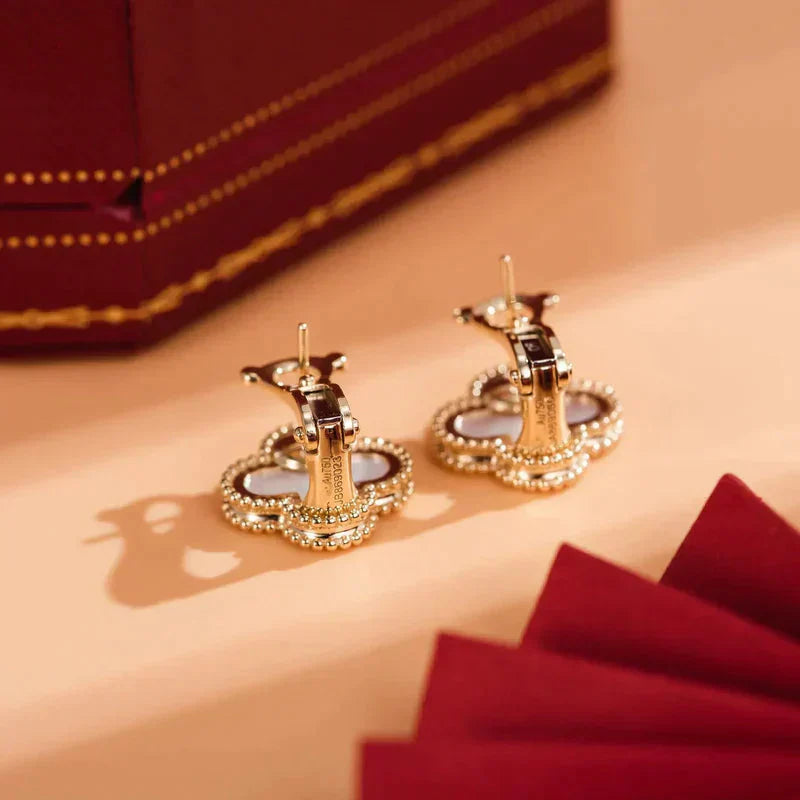 [Angela Jewellery]CLOVER MEDIUM 1 MOTIFS WEISSE MOP-OHRSTECKER