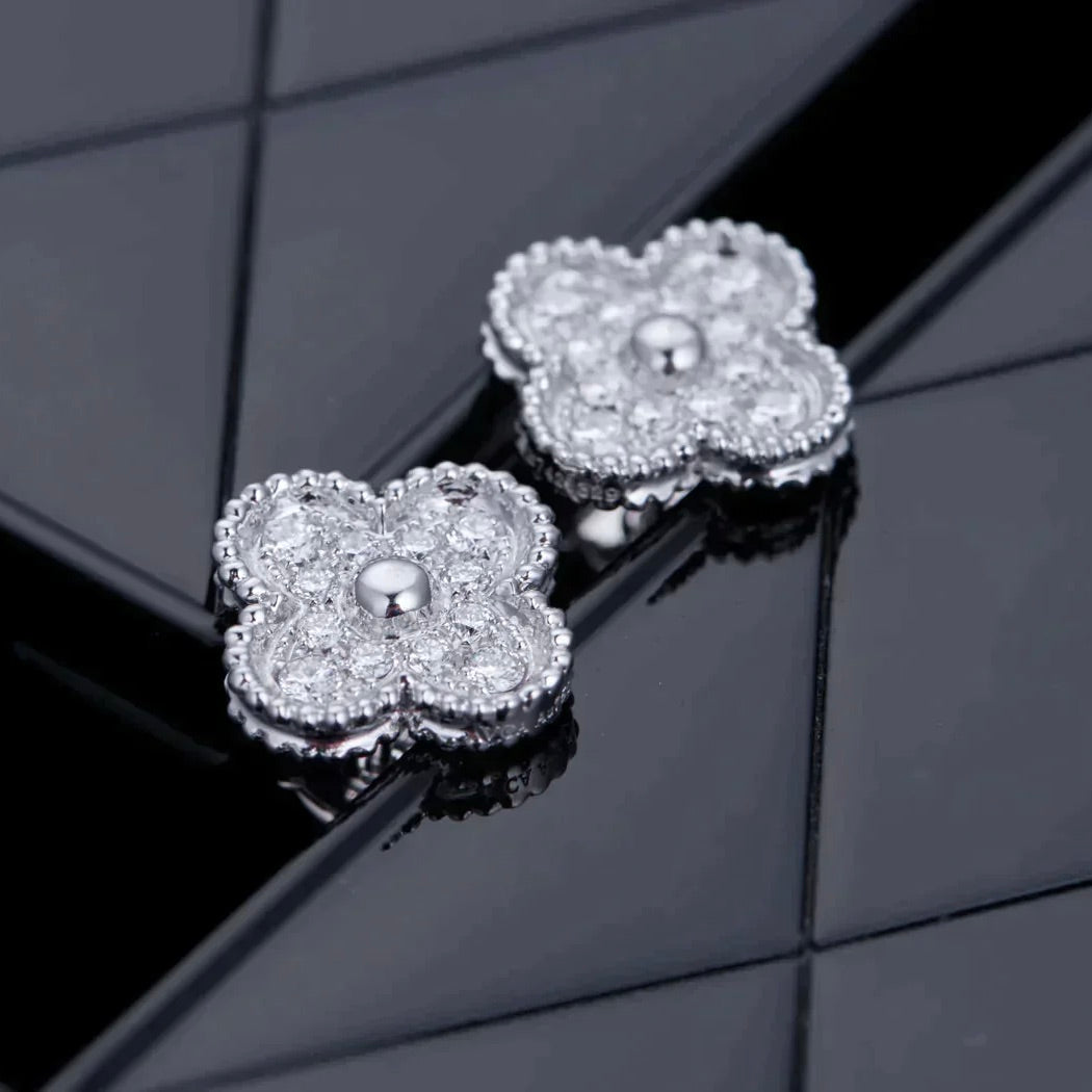 [Angela Schmuck] KLEEBLATT 1 MOTIFS DIAMANT OHRSTECKER SILBER