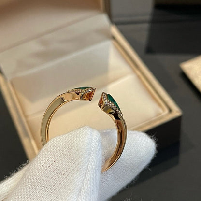 [Angela Jewellery] Offener Ring mit Traummalachit und Diamanten