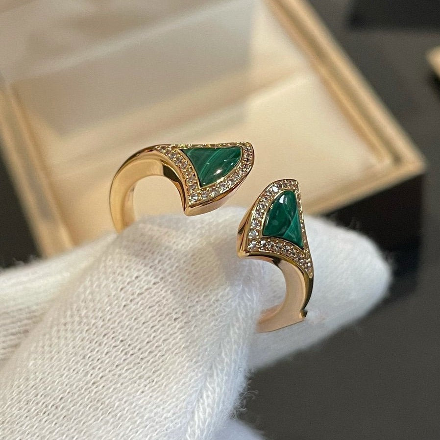 [Angela Jewellery] Offener Ring mit Traummalachit und Diamanten
