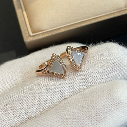 [Angela Schmuck] Offener Ring mit Diamanten im Traummops-Design