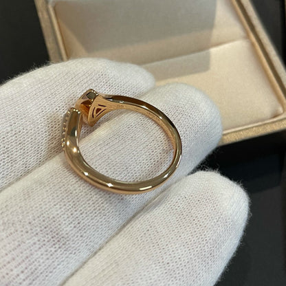 [Angela Schmuck] Offener Ring mit Diamanten im Traummops-Design
