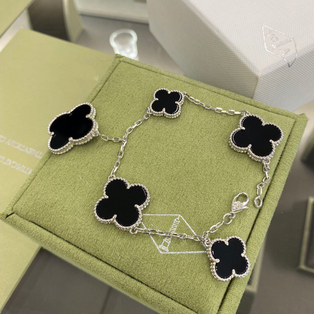 [Angela Jewellery] KLEEBLATT 5 MOTIVE SILBER ONYX ARMBAND