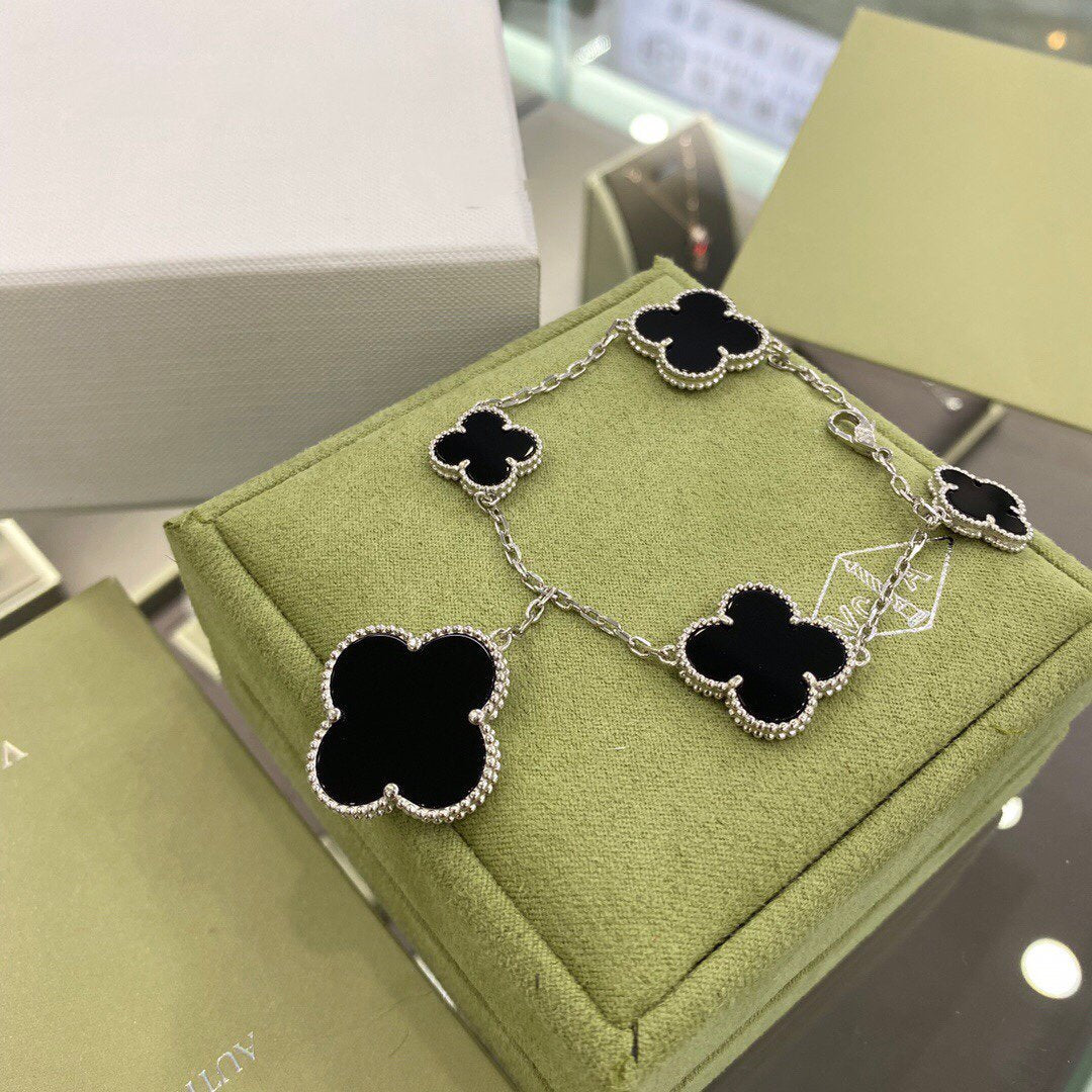 [Angela Jewellery] KLEEBLATT 5 MOTIVE SILBER ONYX ARMBAND