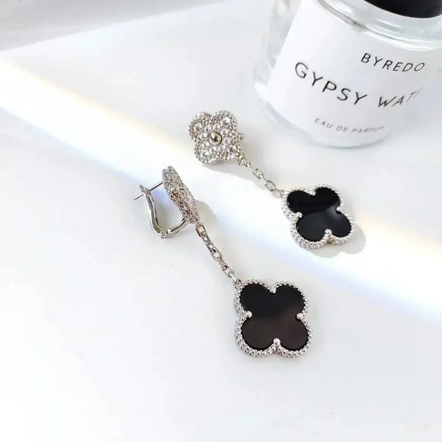 [Angela Schmuck] KLEEBLATT 2 MOTIVE DIAMANT ONYX OHRRINGE SILBER