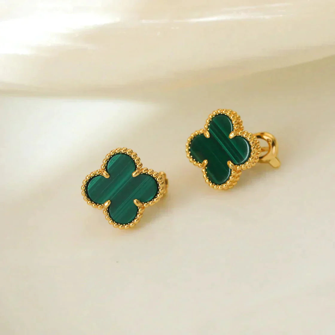 [Angela Schmuck]CLOVER MEDIUM 1 MOTIFS MALACHIT OHRRINGE