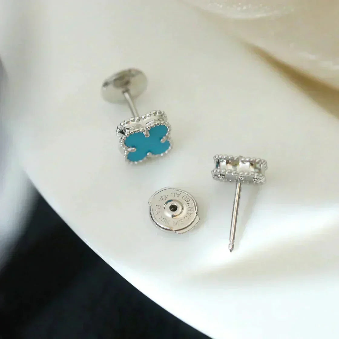 [Angela Schmuck]CLOVER MINI 9,5MM ONYX OHRSTECKER SILBER