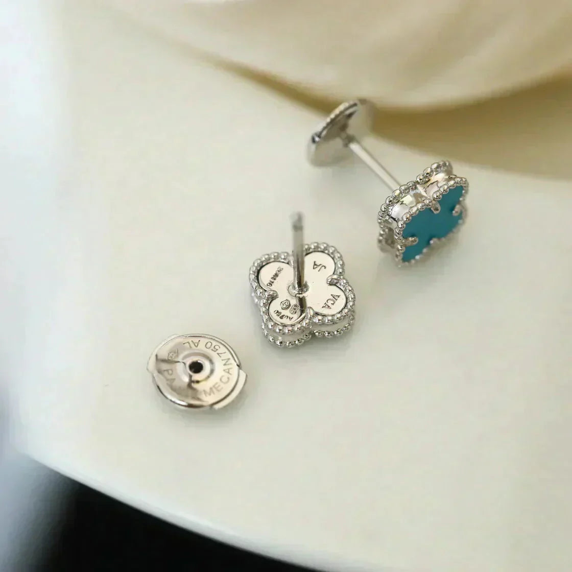 [Angela Schmuck]CLOVER MINI 9,5MM ONYX OHRSTECKER SILBER