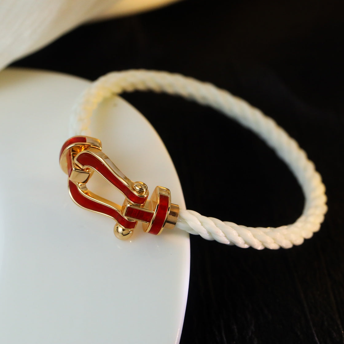 [Angela Schmuck]FORCE 10 WEISSES TEXTIL MIT DIAMANTEN