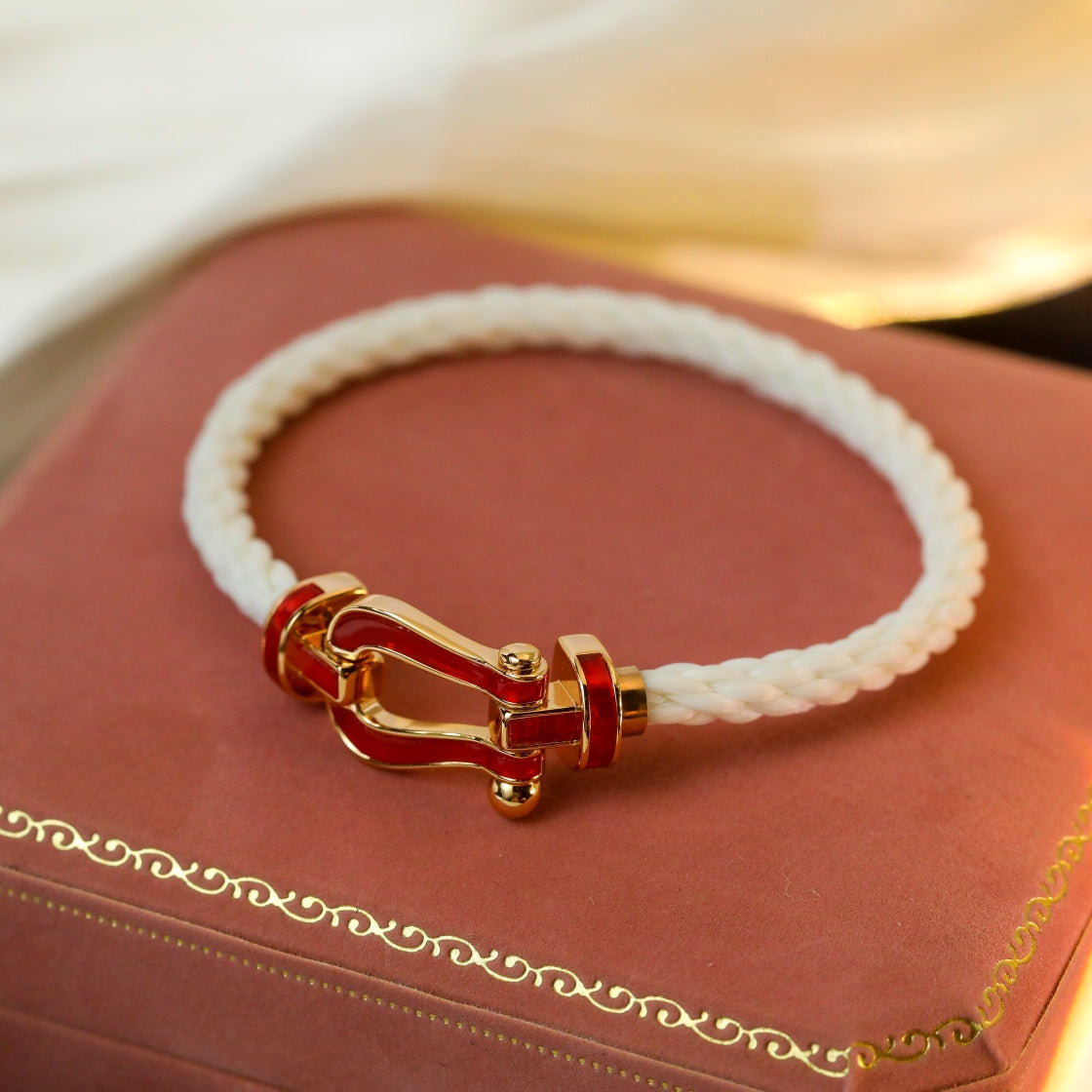 [Angela Schmuck]FORCE 10 WEISSES TEXTIL MIT DIAMANTEN