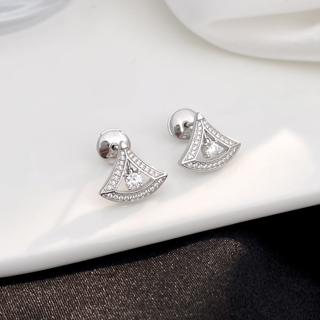 [アンジェラジュエリー]ドリームミニダイヤモンドスタッドピアス