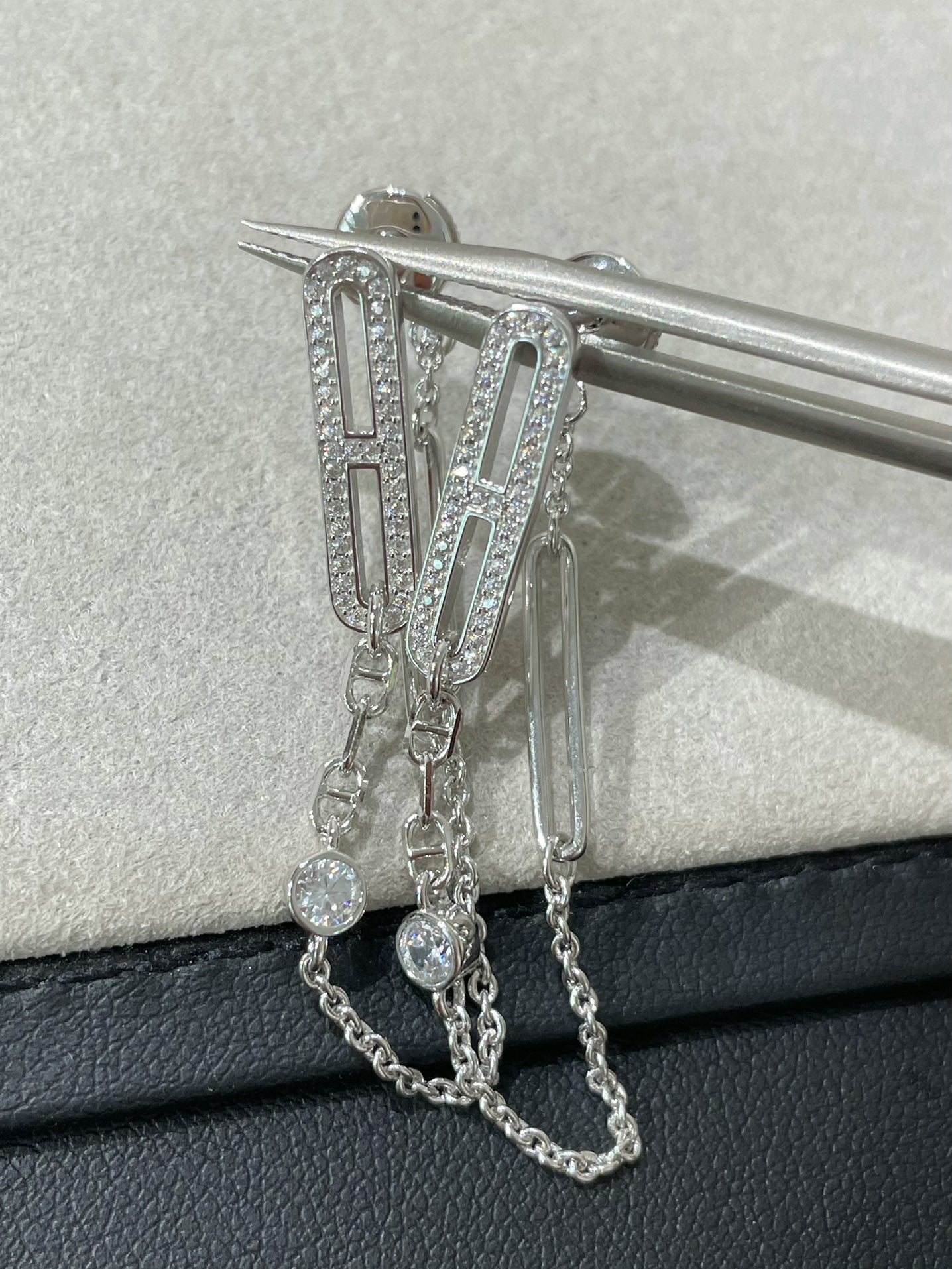 [Angela Schmuck]CHAINE CHAOS DIAMANT-OHRRINGE