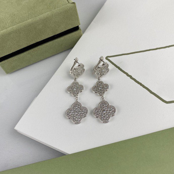 [Angela Jewellery]Ohrhänger aus Silber mit Kleeblatt-Motiv und Diamanten