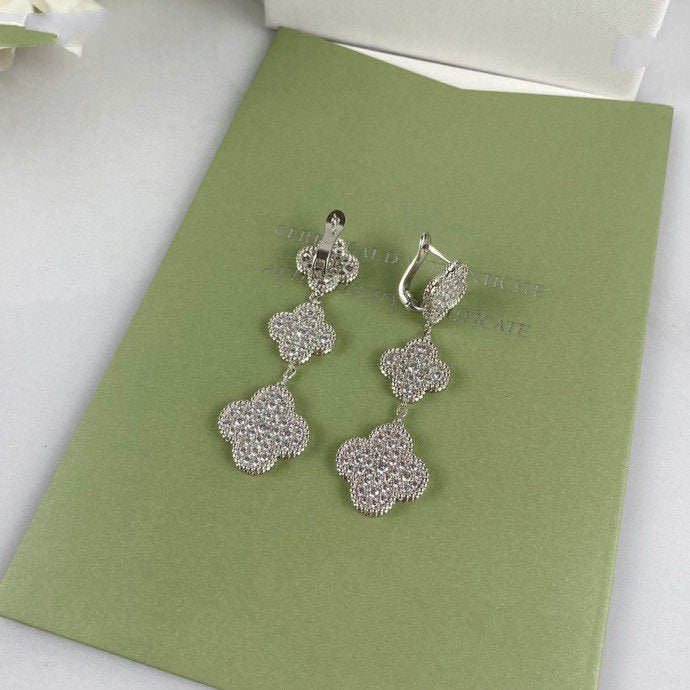 [Angela Jewellery]Ohrhänger aus Silber mit Kleeblatt-Motiv und Diamanten
