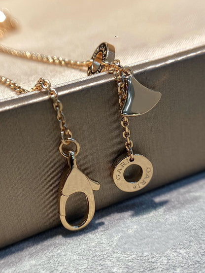 [Angela Jewellery] Halskette aus Roségold mit Malachit und Diamanten