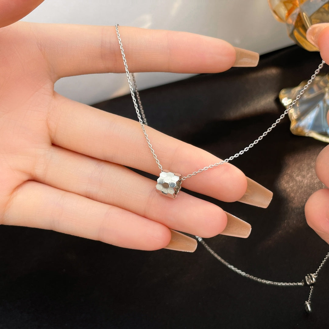 [Angela Schmuck]BIENEN MINI HALSKETTE