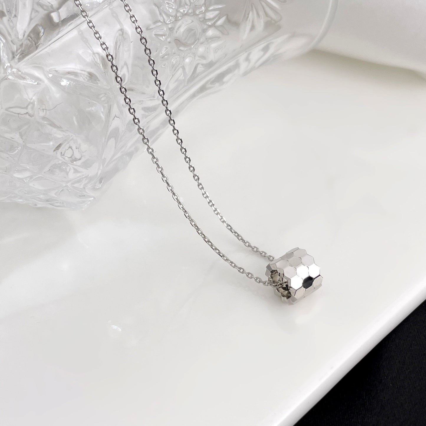 [Angela Schmuck]BIENEN MINI HALSKETTE