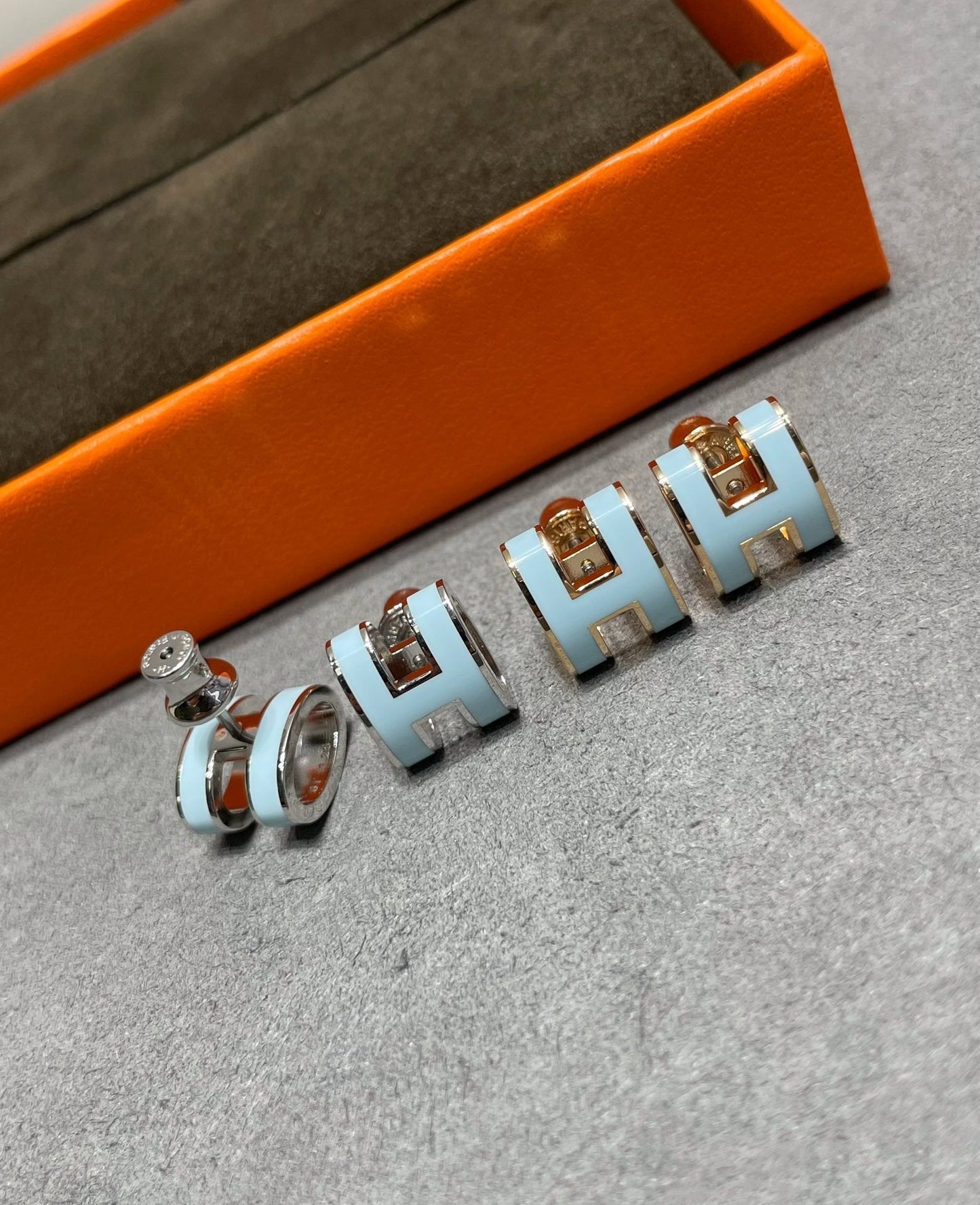 [Angela Schmuck] POP ​​H HIMMELBLAU OHRSTECKER