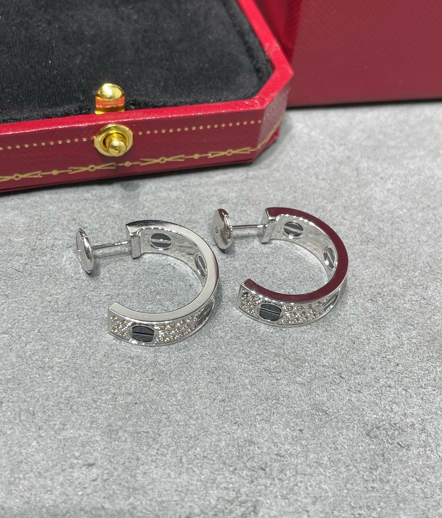 [Angela Jewellery] Liebes-Ohrringe aus Keramik mit Diamanten