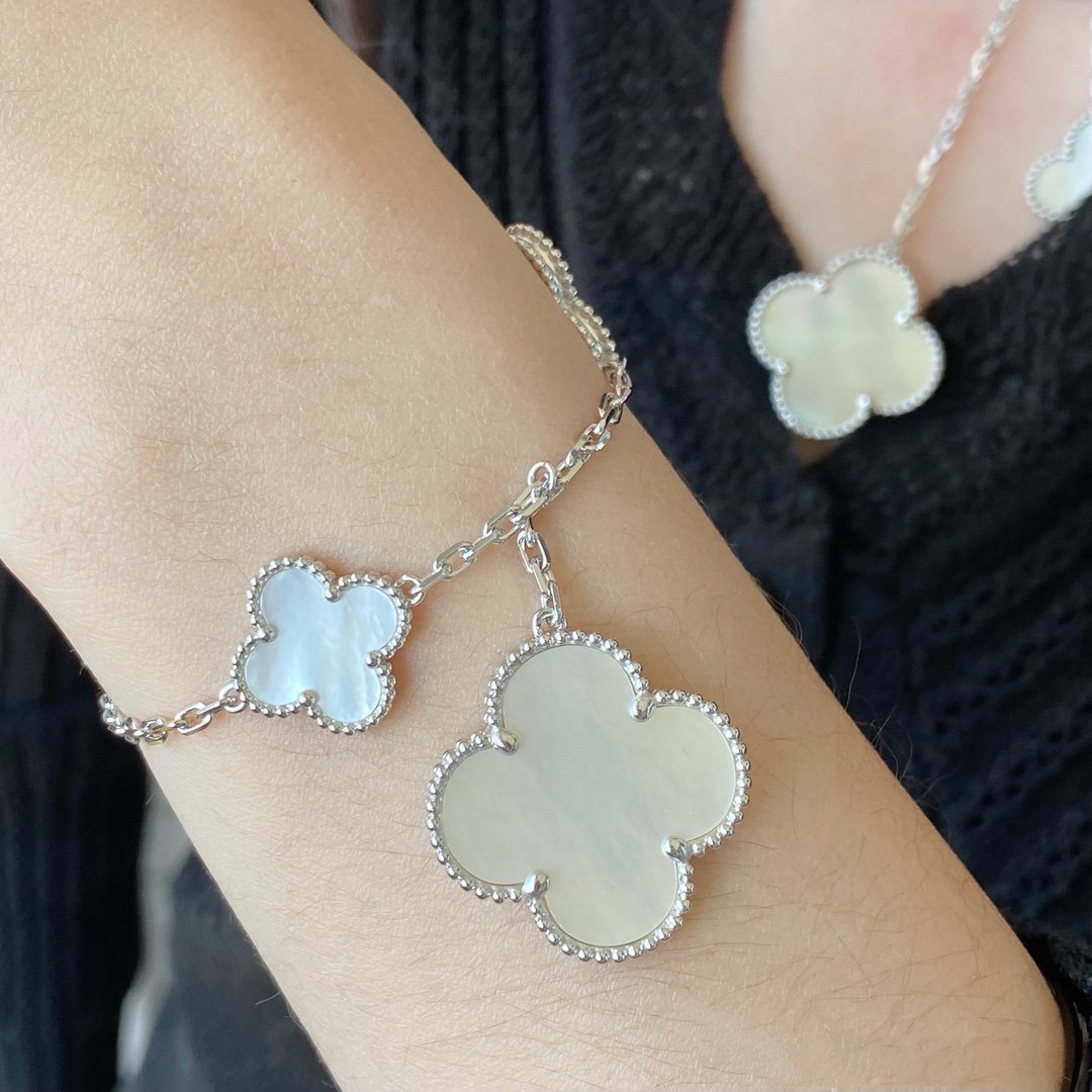 [Angela Schmuck] Kleeblatt 5 Motiv weiß Perlmutt Silber Armband