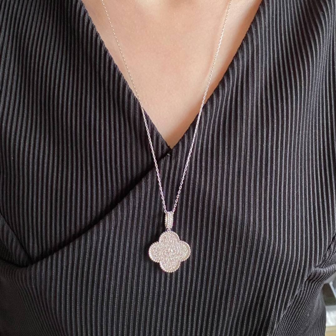 [Angela Jewellery]CLOVER 25MM LARGE PEDANT DIAMOND PAVED LONG NECKLACE