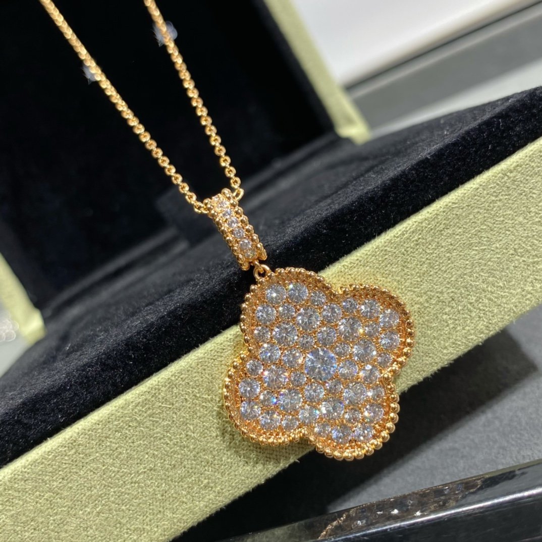 [Angela Jewellery]CLOVER 25MM LARGE PEDANT DIAMOND PAVED LONG NECKLACE
