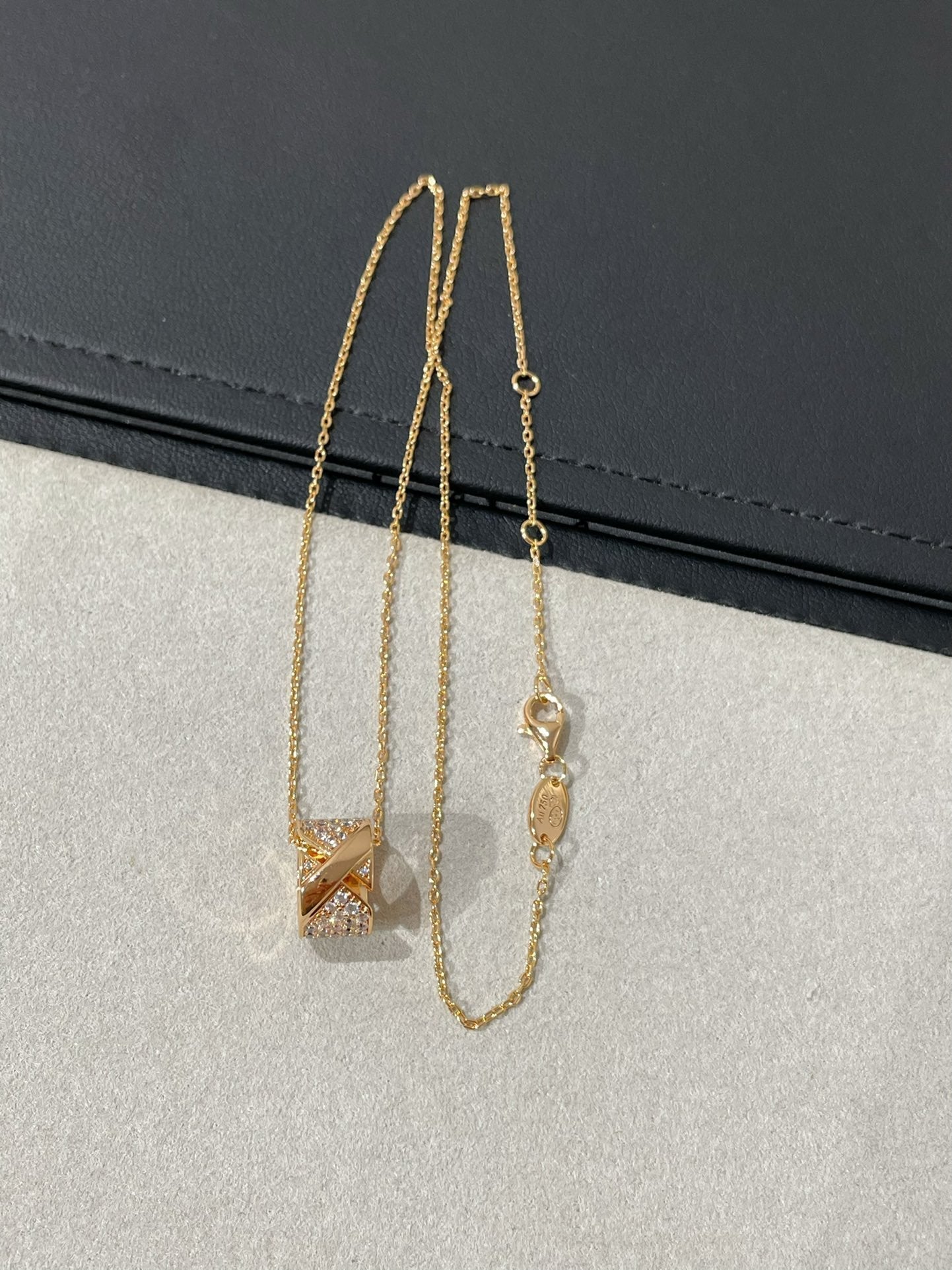 [Angela Schmuck] LIENS EVIDENCE DIAMANT-HALSKETTE