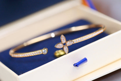 [Angela Jewellery]IDYLLE ROTGOLD-ARMBAND MIT DIAMANTEN