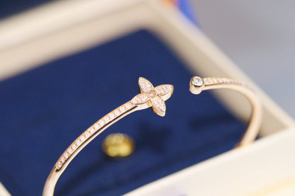 [Angela Jewellery]IDYLLE ROTGOLD-ARMBAND MIT DIAMANTEN