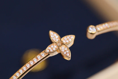 [Angela Jewellery]IDYLLE ROTGOLD-ARMBAND MIT DIAMANTEN