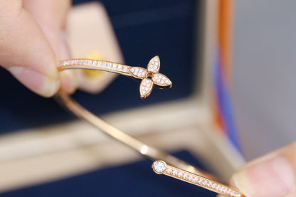[Angela Jewellery]IDYLLE ROTGOLD-ARMBAND MIT DIAMANTEN