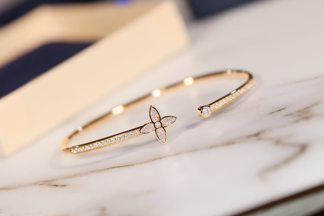 [Angela Jewellery] IDYLLE GOLD OFFENES ARMBAND MIT DIAMANTEN