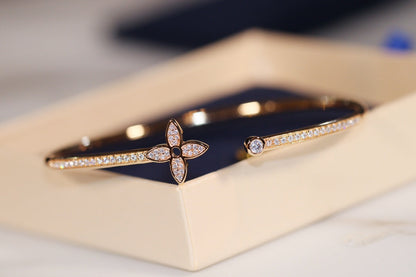 [Angela Jewellery] IDYLLE GOLD OFFENES ARMBAND MIT DIAMANTEN