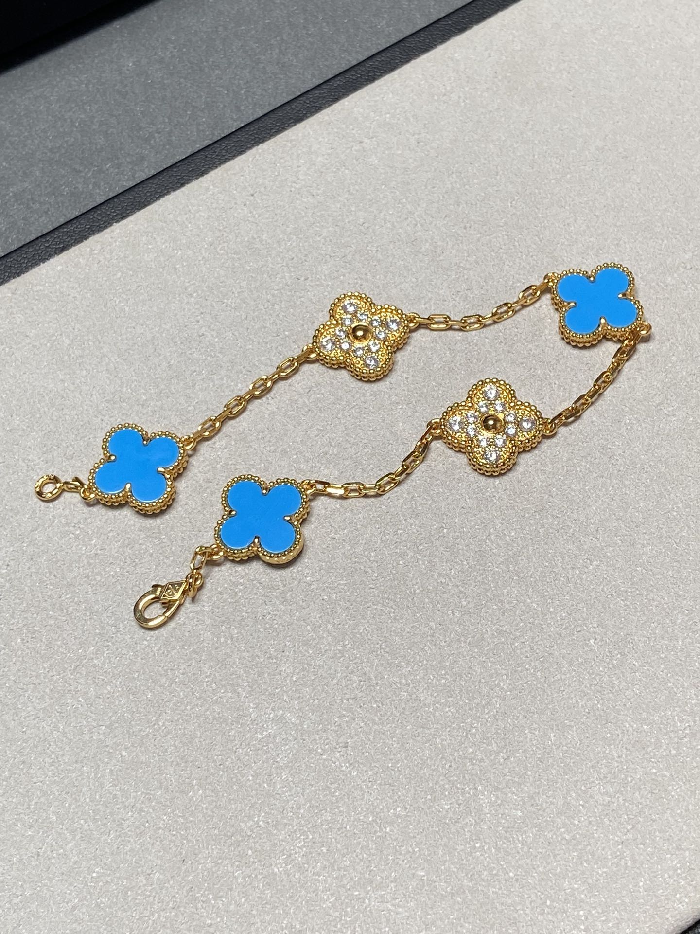 [Angela Schmuck]Klee 5 Motiv Blau Chalzedon Diamant Gold Armband 