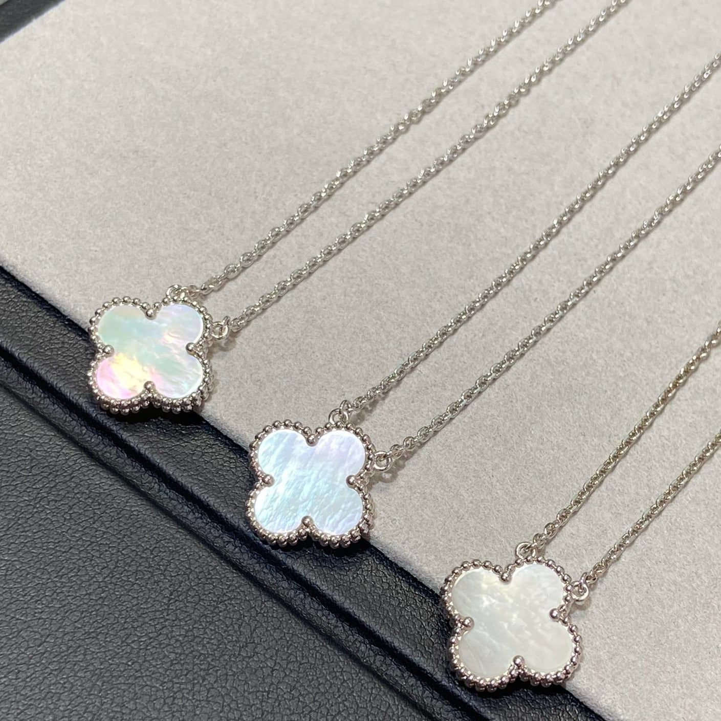 [Angela Jewellery]CLOVER MEDIUM SILVER WHITE MOP NECKLACE