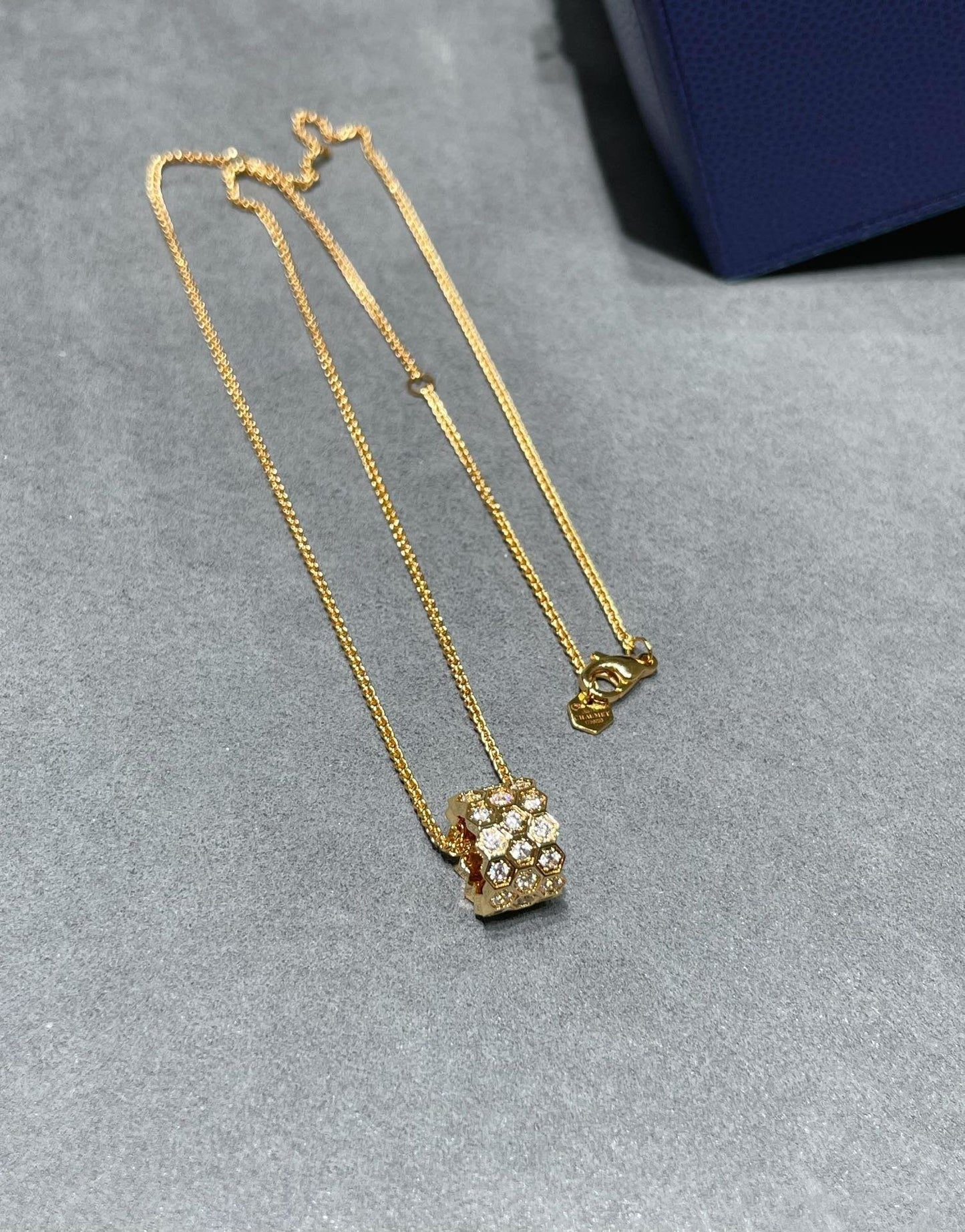 [Angela Schmuck] BEE LOVE 3-REIHIGE HALSKETTE MIT DIAMANTEN 