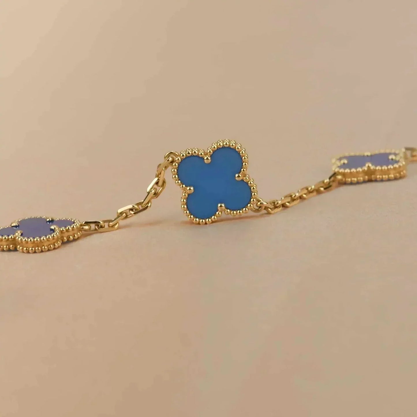 [Angela Schmuck]KLEEBLATT 5 MOTIVE BLAUER ACHAT ARMBAND