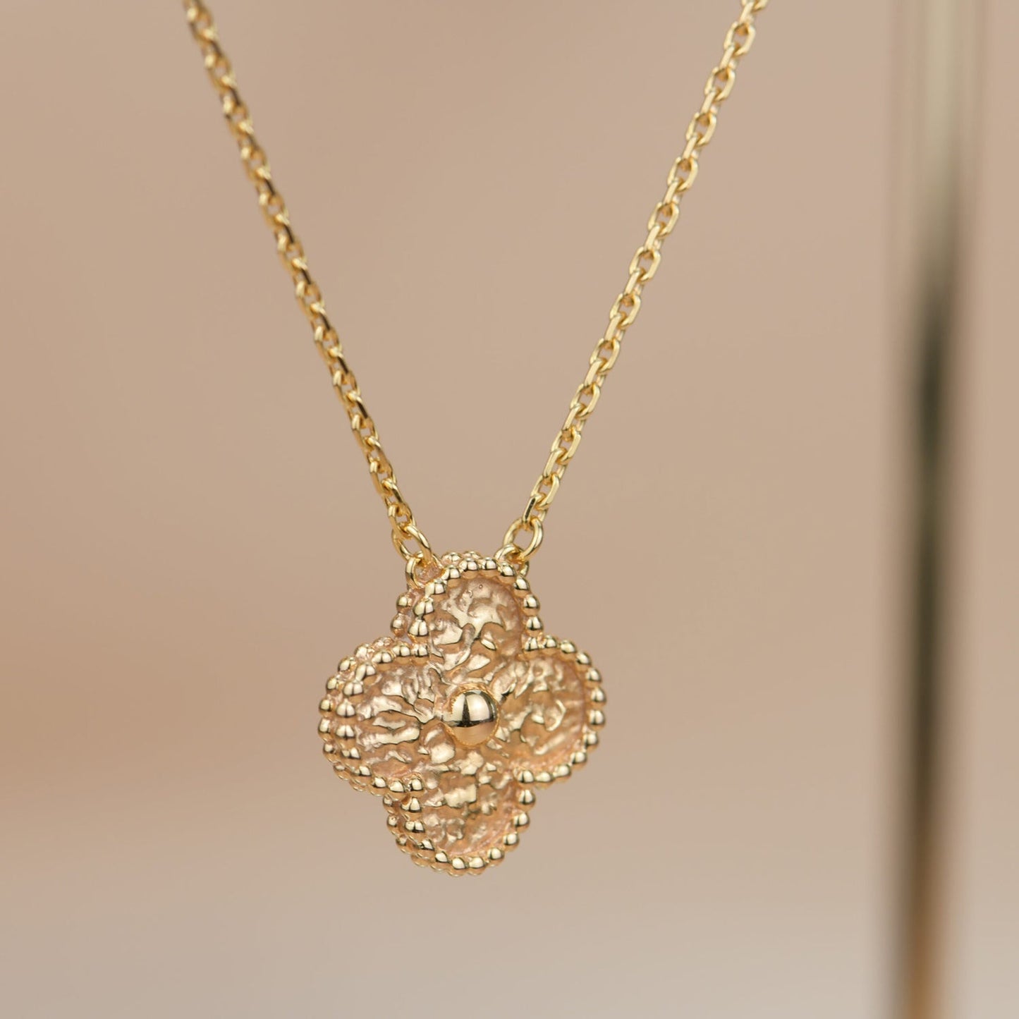 [アンジェラジュエリー]クローバー 15mm ブロンズネックレス