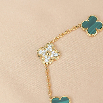 [Angela Schmuck] Armband mit Kleeblatt-Motiv und Malachit-Diamanten