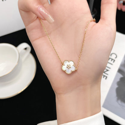 [Angela Schmuck] GLÜCKLICHES WEISSES PFLAUMENBLÜTENARMBAND