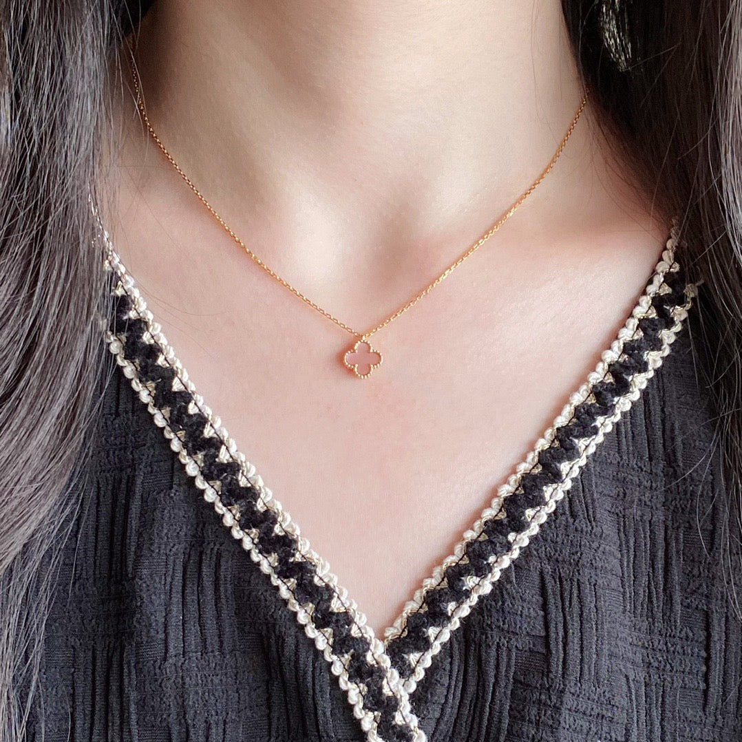 [Angela Jewellery]CLOVER 15MM PINK MOTHER-OF-PEARL SINGLE FLOWER NECKLACE