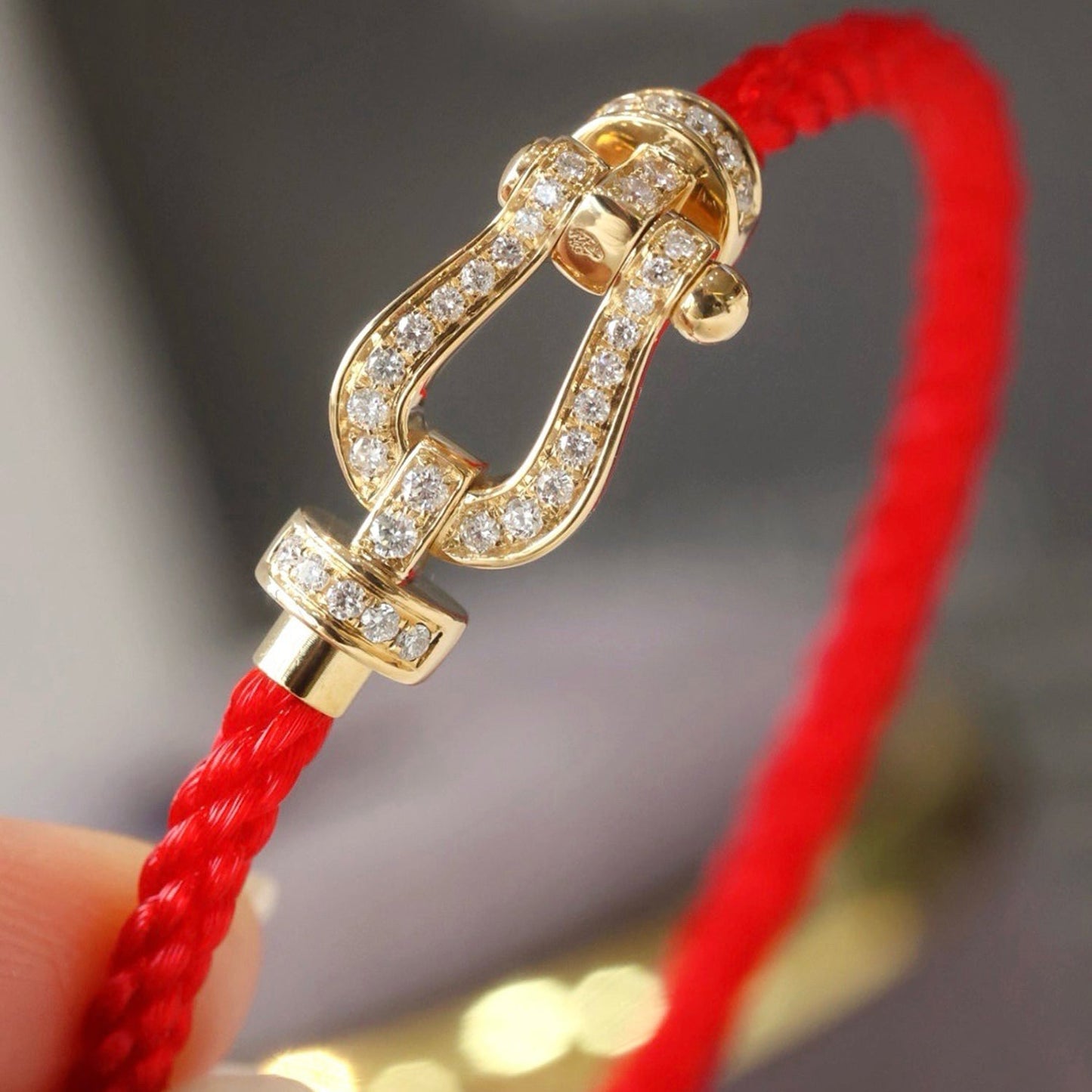 [Angela Jewellery]FORCE GROSSES HUFEISENARMBAND MIT VOLLMUNDDIAMANTEN GOLD 