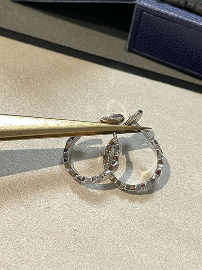 [Angela Schmuck]Ring in Form eines vierblättrigen Kleeblatts mit hohlem Design