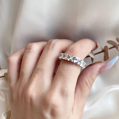 Angela Jewelry]Eleganter Tennisring im Prinzessschliff