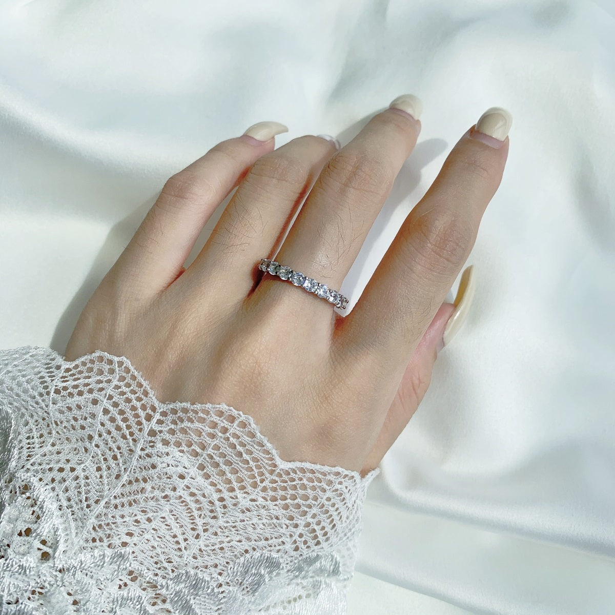 Angela Jewelry]Funkelnder Tennisring im Rundschliff
