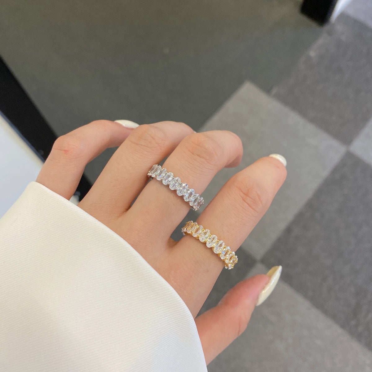 Angela Jewelry]Verzierter Tennisring im Ovalschliff